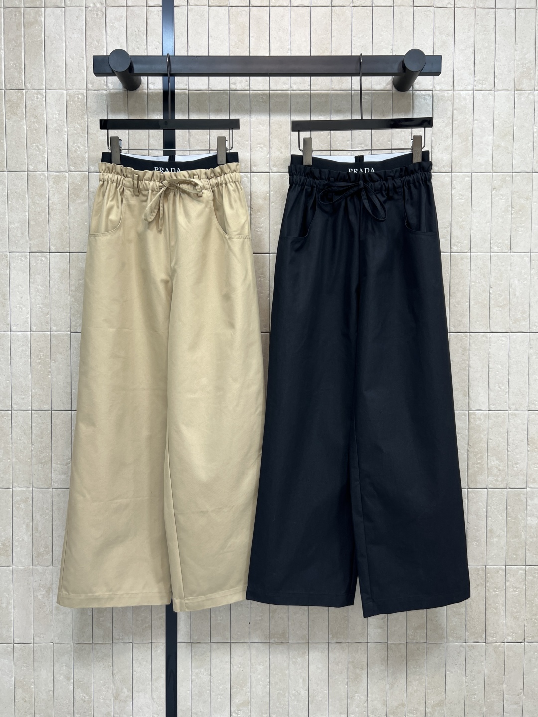 PD家 25秋冬新款 双腰头阔腿裤 宽松阔腿版型做双腰头设计 表现出腰部的非常规腰部塑造 撞色拼接log