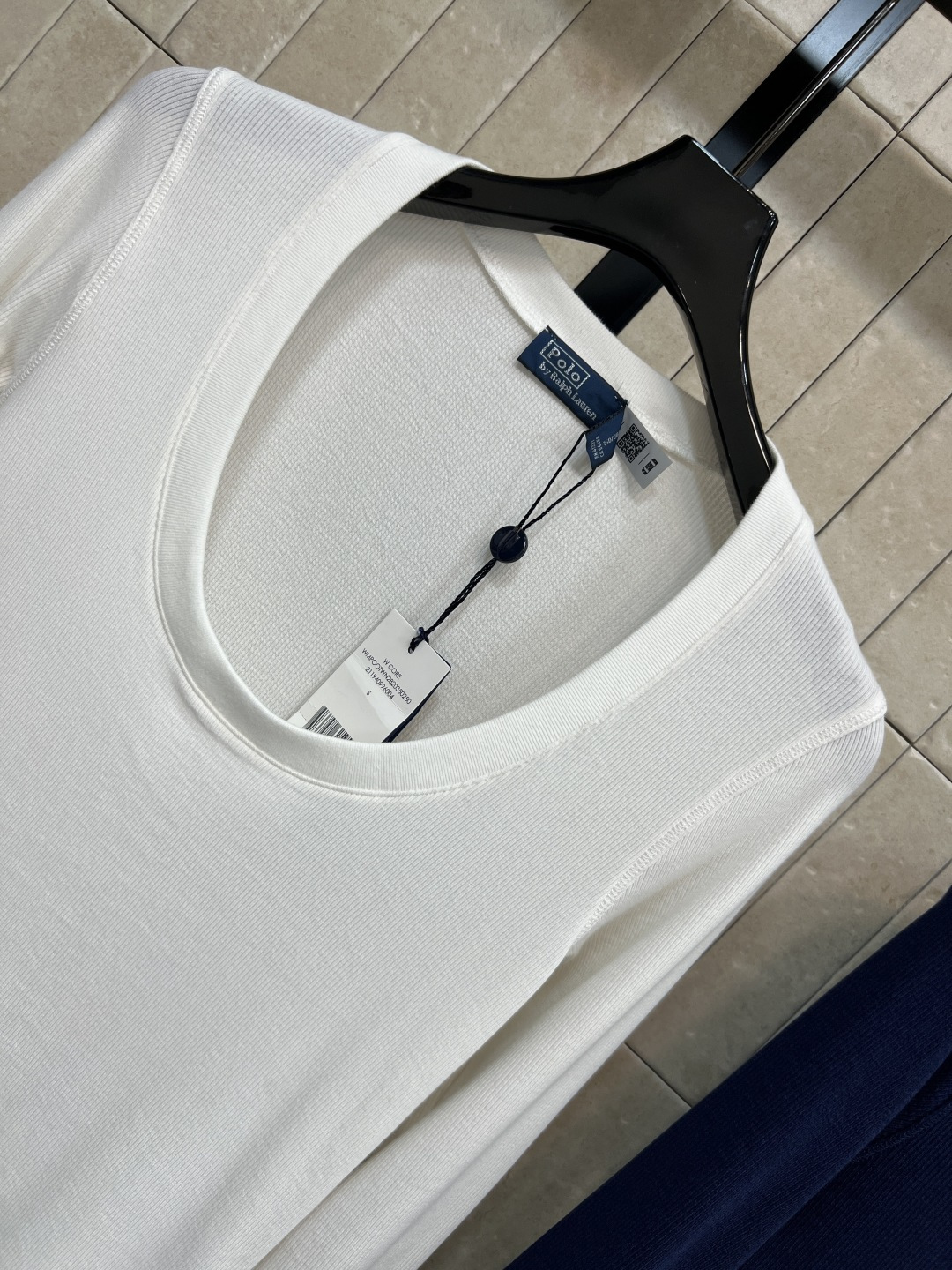 25秋冬新款 大圆领长袖打底衫 精致又高级 超级适合早春搭配 贴合身材曲线上身轻松穿出好身材 透气性和细