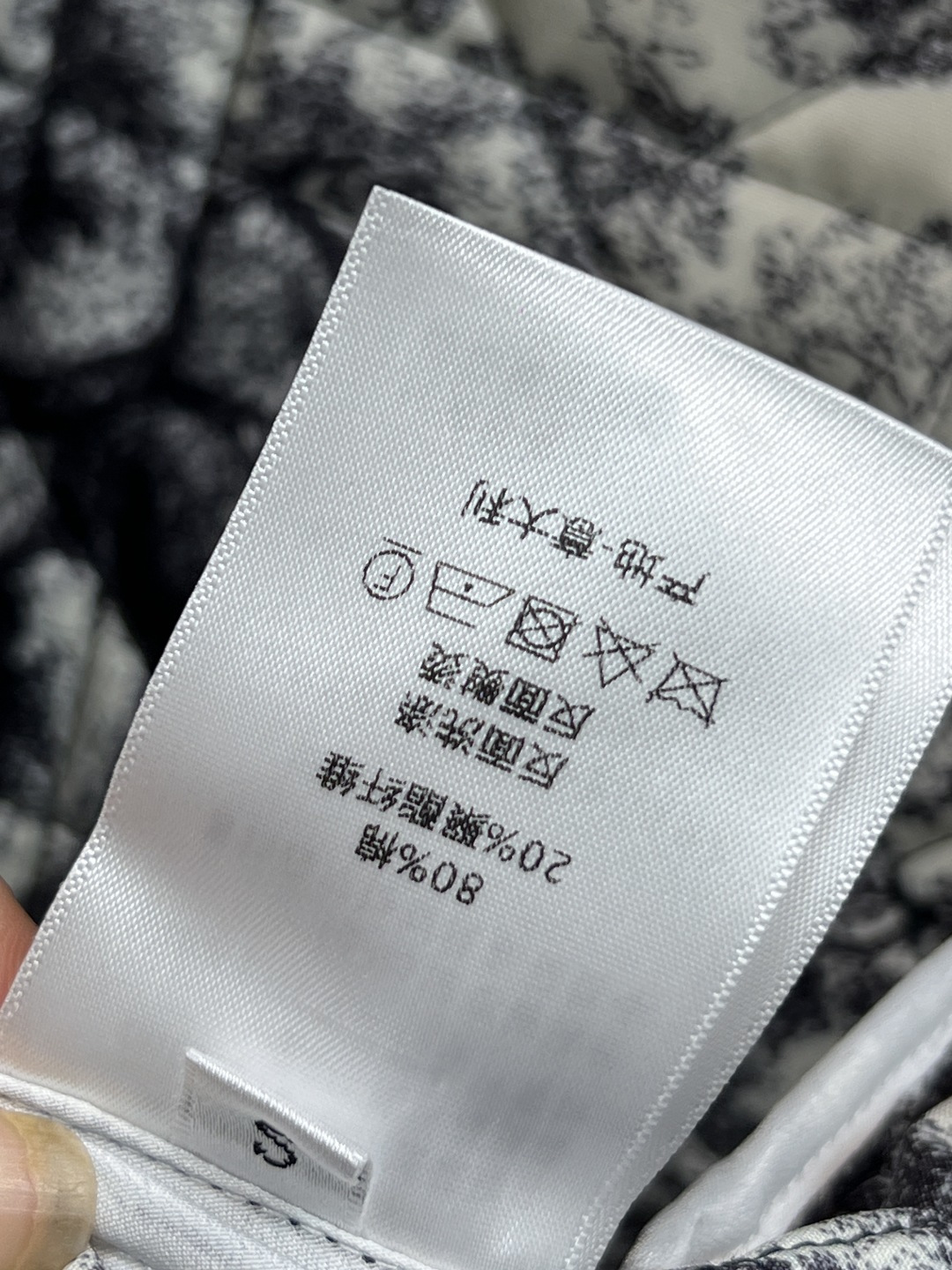 D家 25秋冬新款 灯芯绒翻领拼接衍缝格子夹棉外套 经典菱格纹+灯芯绒翻领 复古感满满！轻薄填充 秋冬穿