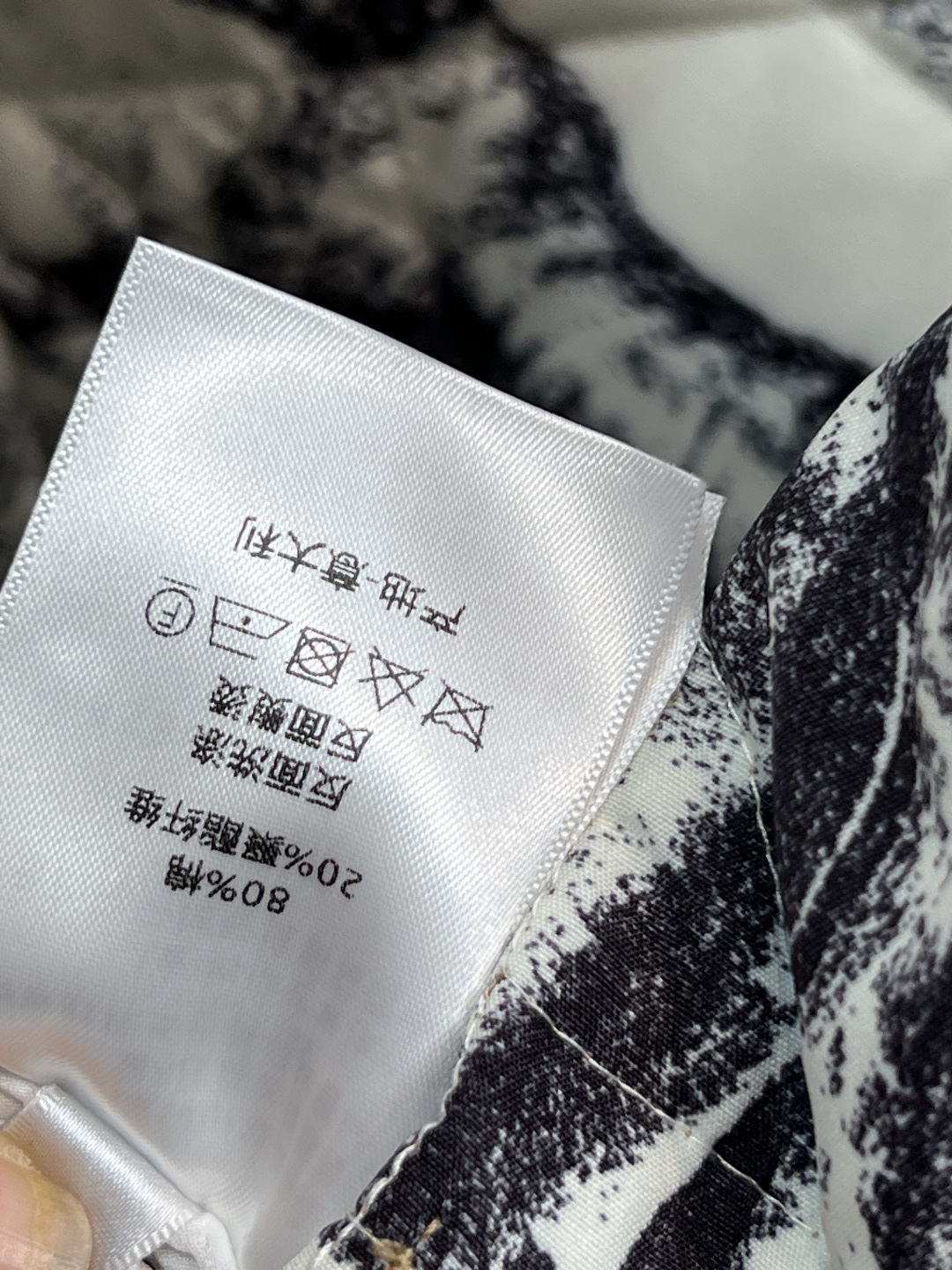 D家 25秋冬新款 灯芯绒翻领拼接衍缝格子夹棉外套 经典菱格纹+灯芯绒翻领 复古感满满！轻薄填充 秋冬穿