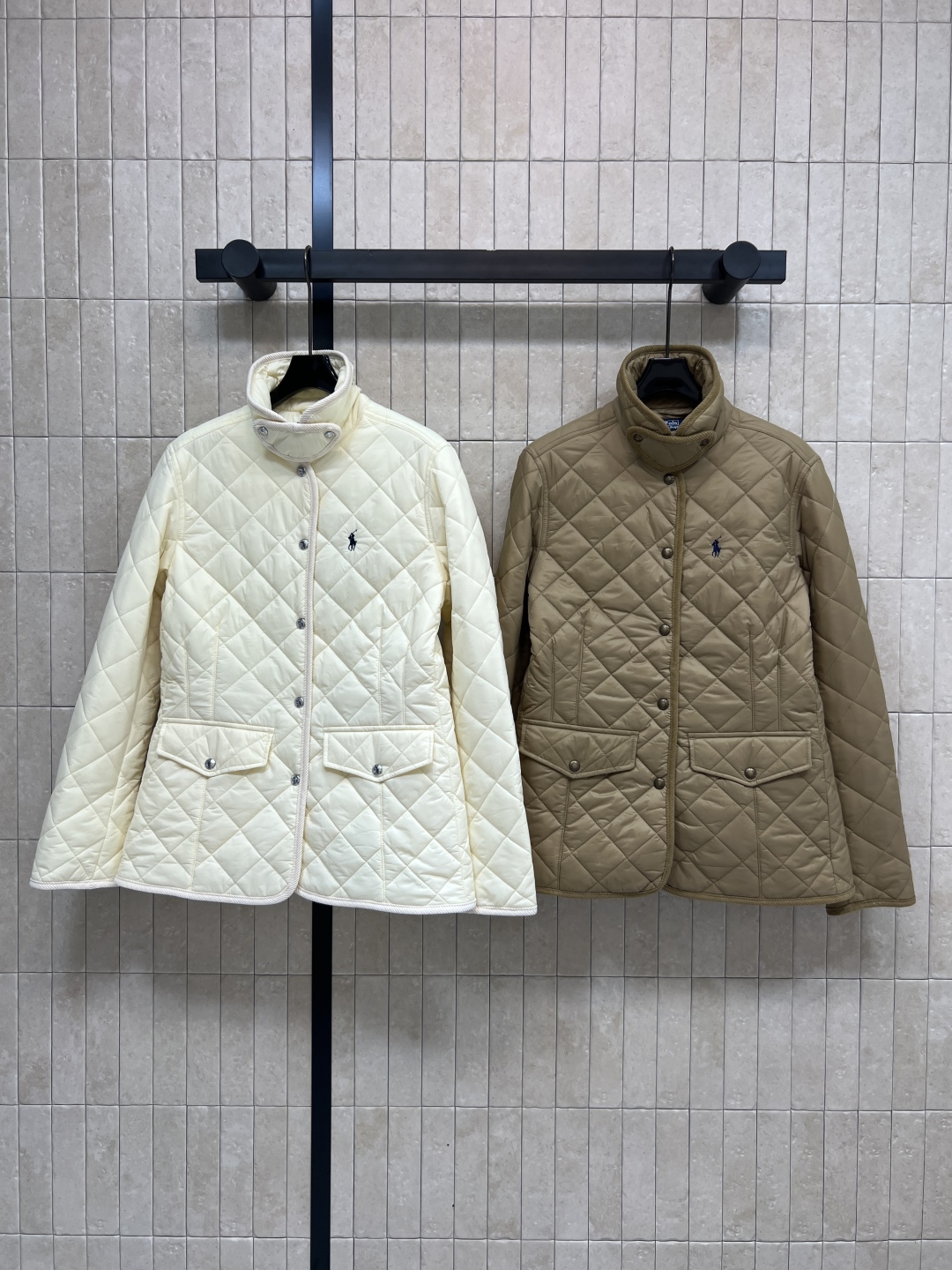 拉夫劳伦 25秋冬新款 立领菱格绗缝棉服 经典菱形格纹+小马刺绣 辨识度超高！轻薄夹棉材质 初冬穿刚刚好