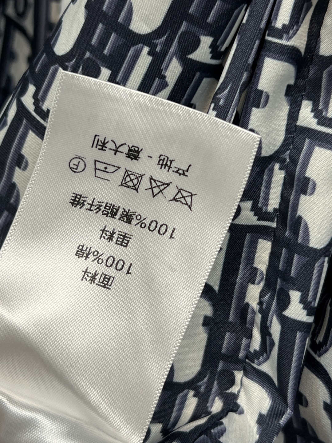 D家 25秋冬新款 渐变牛仔风衣外套 经典双排短款风衣外套 满满的时髦博主范 短款版型 小个子也能驾驭 