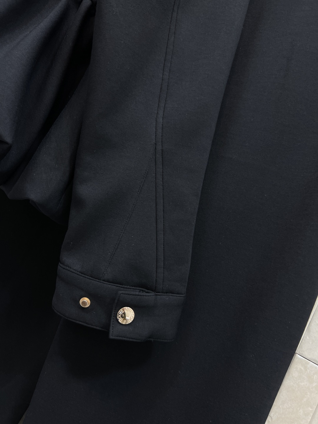 L家 25秋冬新款 翻领花苞外套+高腰休闲裤 一套搭配上身温柔又日常休闲 定制的太空薄棉面料 舒适又百款