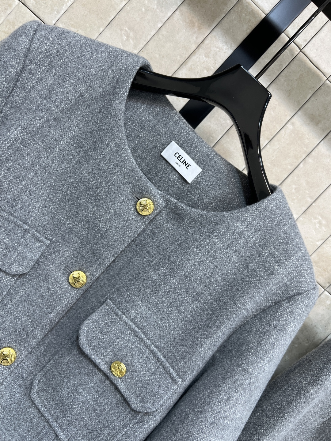 CE家 25秋冬新款 气质短款小西装+斜扣开叉半裙 一套上身超级显瘦气质 定制西装面料 自带复古的时髦范