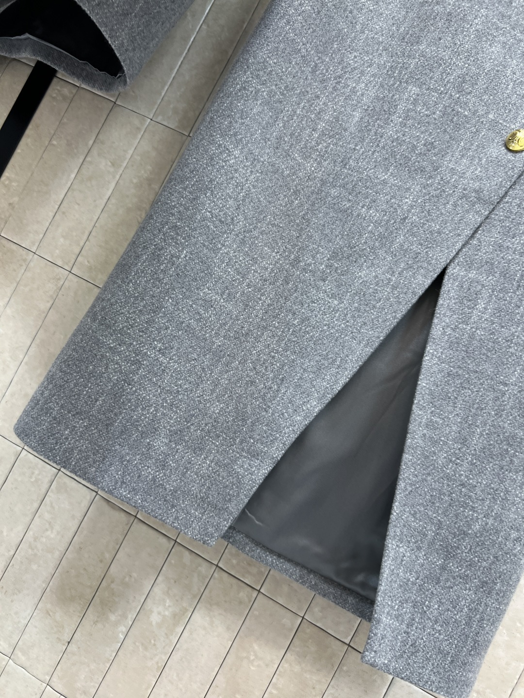 CE家 25秋冬新款 气质短款小西装+斜扣开叉半裙 一套上身超级显瘦气质 定制西装面料 自带复古的时髦范