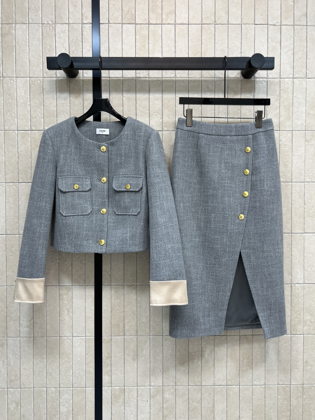 CE家 25秋冬新款 气质短款小西装+斜扣开叉半裙 一套上身超级显瘦气质 定制西装面料 自带复古的时髦范