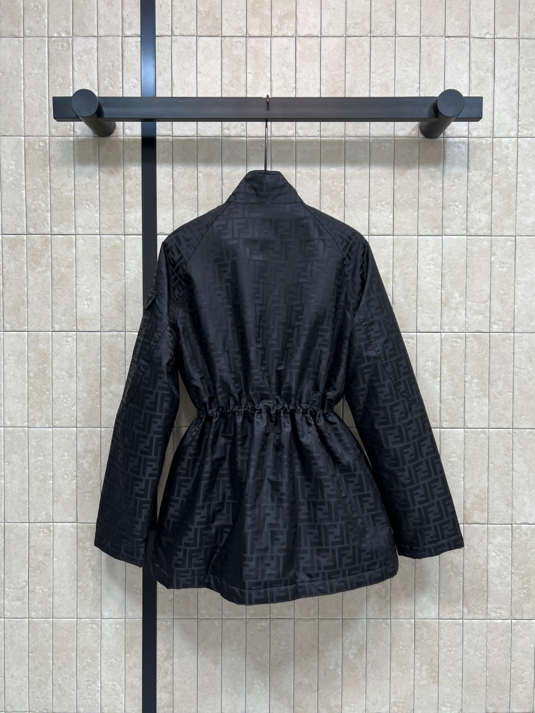 FD家 25秋冬新款 FF提花立领风衣夹克外套 经典FF老花图案 品牌辨识度超高 高品质面料 兼具挺括与