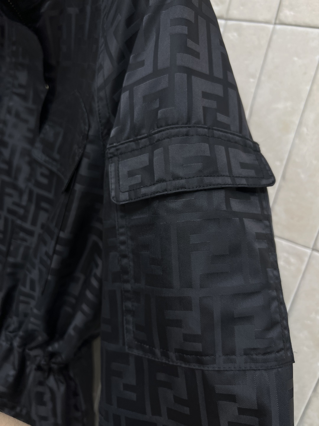 FD家 25秋冬新款 FF提花立领风衣夹克外套 经典FF老花图案 品牌辨识度超高 高品质面料 兼具挺括与
