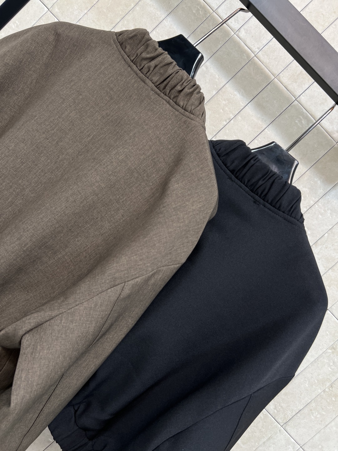 PD家 25秋冬新款 三角标工装夹克 采用高品质棉质面料 短款设计+立领拉链 实用又有型！胸前和袖口工装