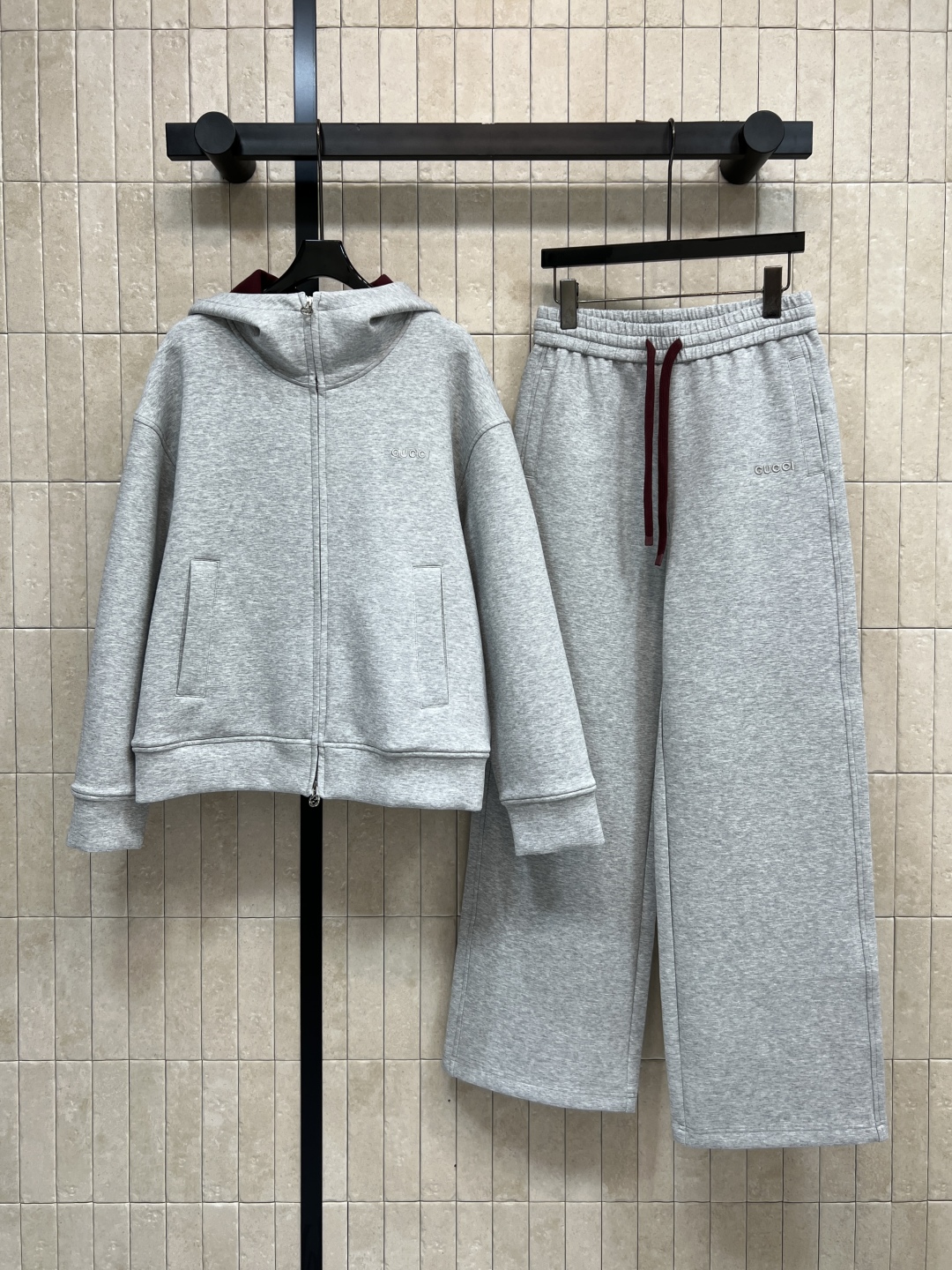 C家 25秋冬新款 连帽拉链卫衣外套+高腰阔腿裤 休闲套装 简约设计 棉质面料亲肤柔软 抗起球抗掉色 男