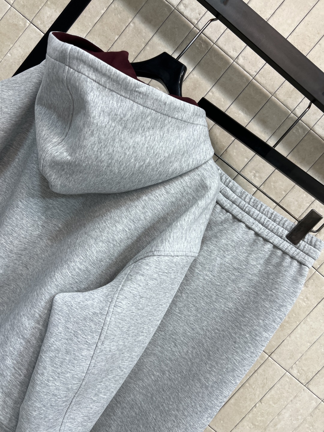 C家 25秋冬新款 连帽拉链卫衣外套+高腰阔腿裤 休闲套装 简约设计 棉质面料亲肤柔软 抗起球抗掉色 男