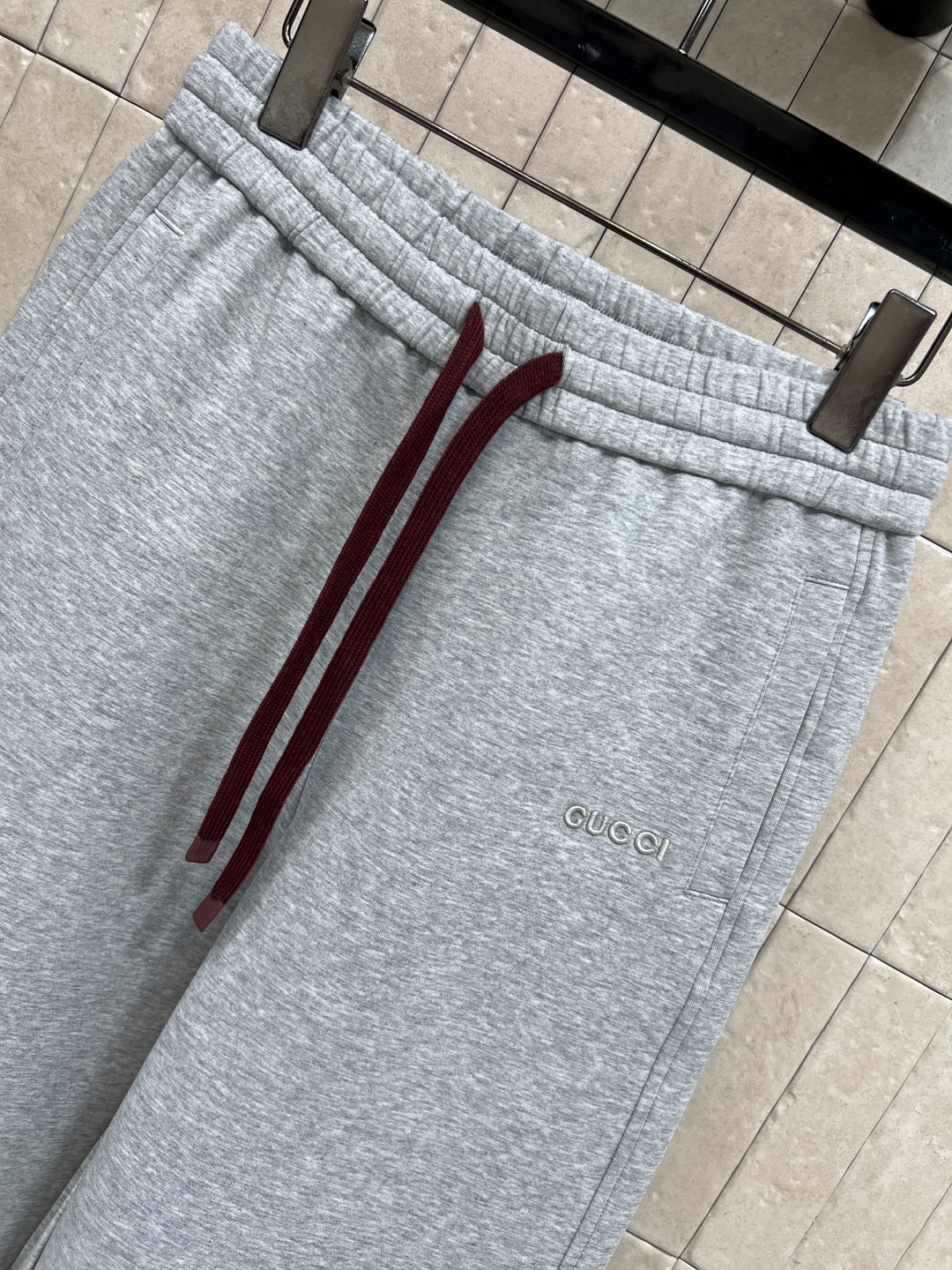 C家 25秋冬新款 连帽拉链卫衣外套+高腰阔腿裤 休闲套装 简约设计 棉质面料亲肤柔软 抗起球抗掉色 男