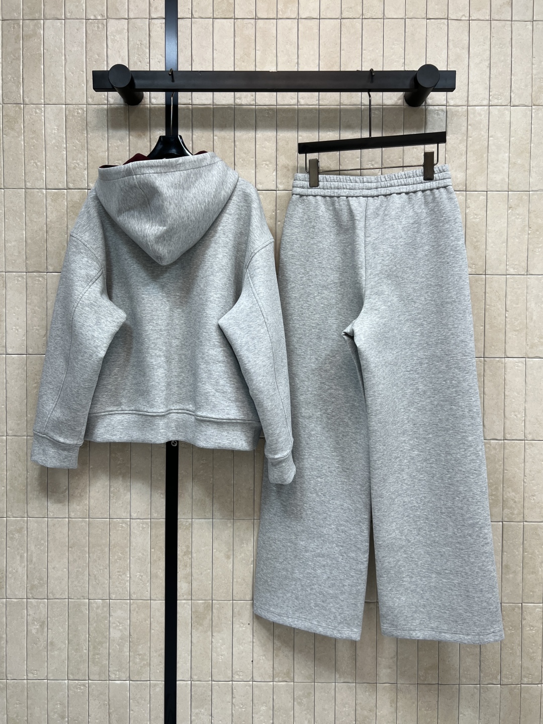 C家 25秋冬新款 连帽拉链卫衣外套+高腰阔腿裤 休闲套装 简约设计 棉质面料亲肤柔软 抗起球抗掉色 男
