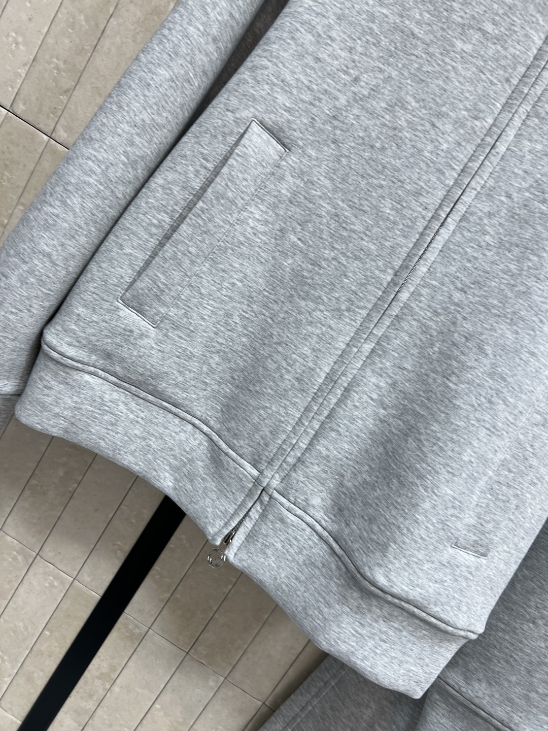 C家 25秋冬新款 连帽拉链卫衣外套+高腰阔腿裤 休闲套装 简约设计 棉质面料亲肤柔软 抗起球抗掉色 男