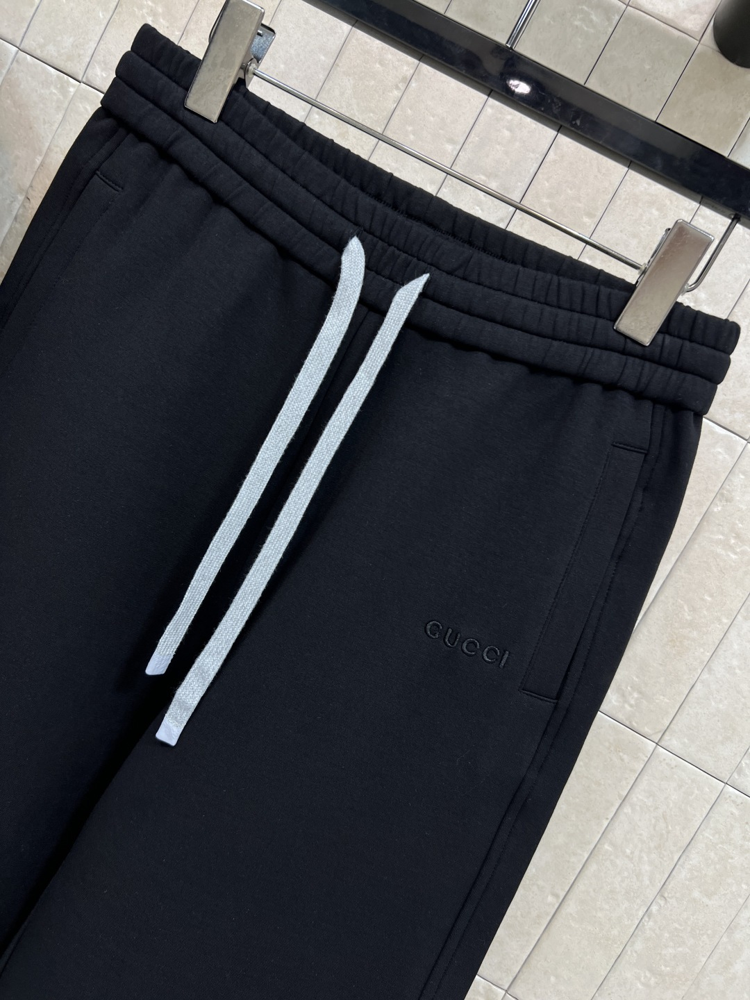 C家 25秋冬新款 连帽拉链卫衣外套+高腰阔腿裤 休闲套装 简约设计 棉质面料亲肤柔软 抗起球抗掉色 男