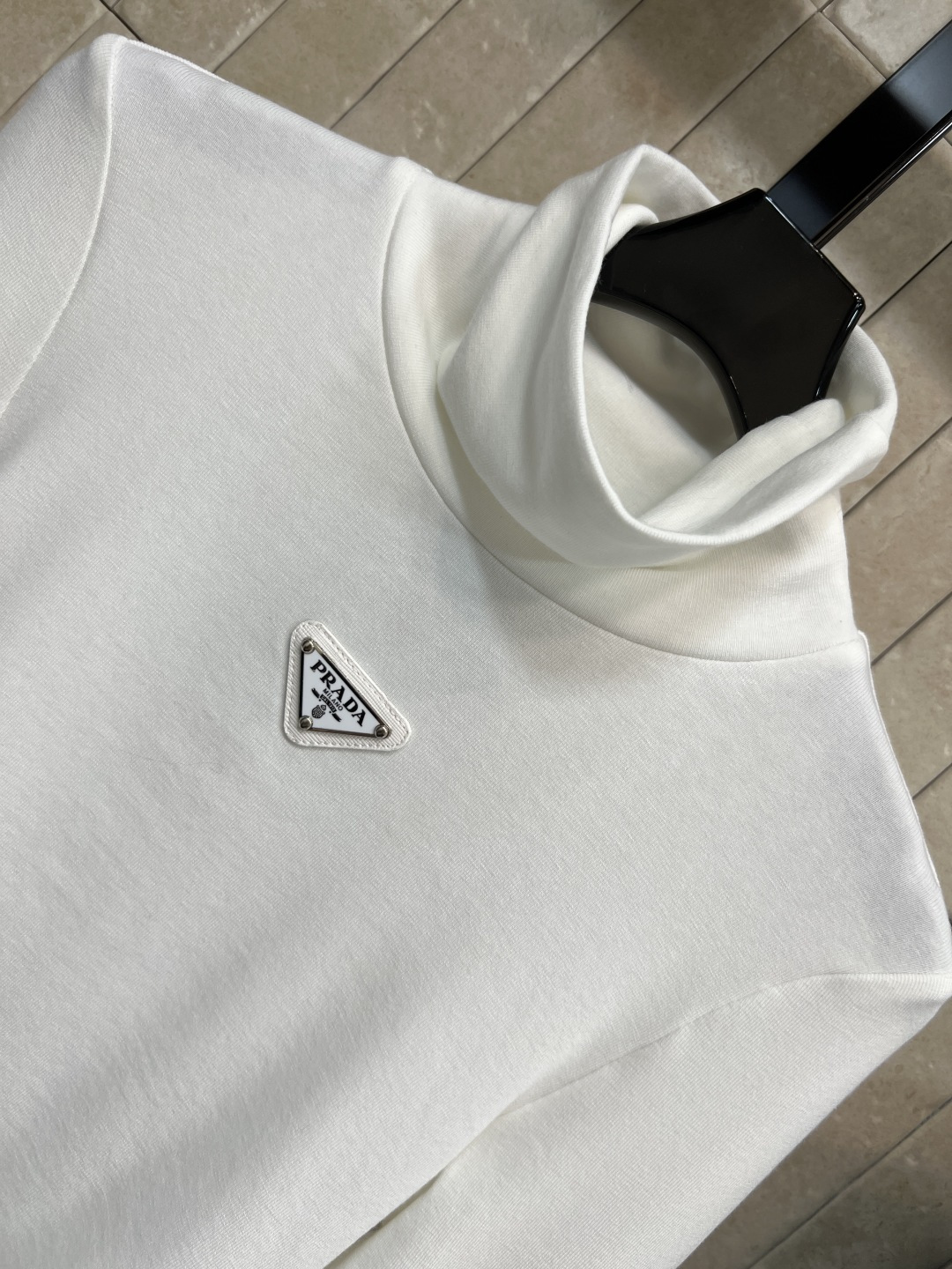 PD家 25秋冬新款 三角标高领短款打底衫 很亲肤柔软 弹力很大 高领版系外搭大衣轻松拿捏韩系女主氛围 