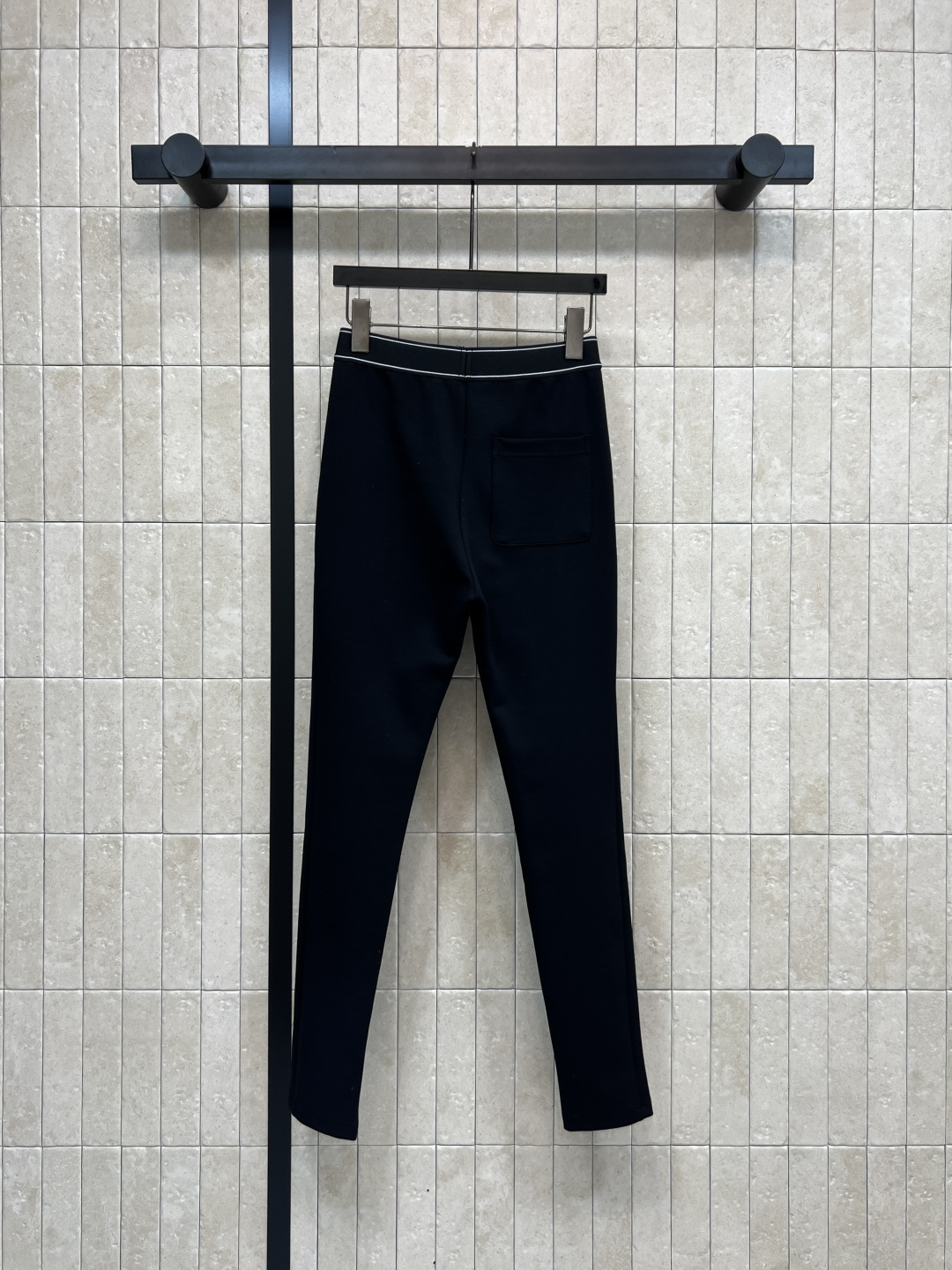 PD家 25秋冬新款 松紧腰字母logo织带打底裤 织带拼接黑色打底裤 日常显瘦百搭单品 松紧腰身设计 