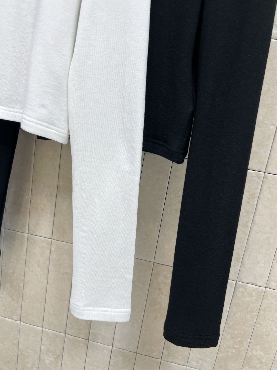 PD家 25秋冬新款 三角标高领短款打底衫 很亲肤柔软 弹力很大 高领版系外搭大衣轻松拿捏韩系女主氛围 