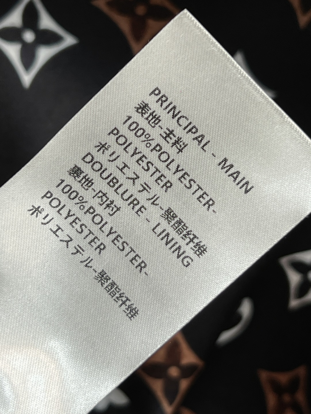 L家 25秋冬新款 彩色logo印花休闲连帽外套 日常休闲运动都可以 连帽卫衣拉链外套 上身帅气又时髦有