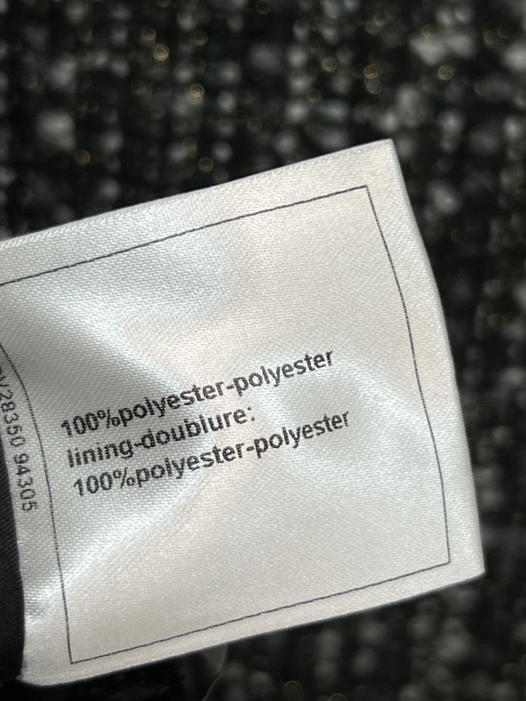 小香家 25秋冬新款 粗花呢小香风外套 经典粗花呢材质柔软又保暖 圆领+正面纽扣 裙式下摆 优雅复古气质