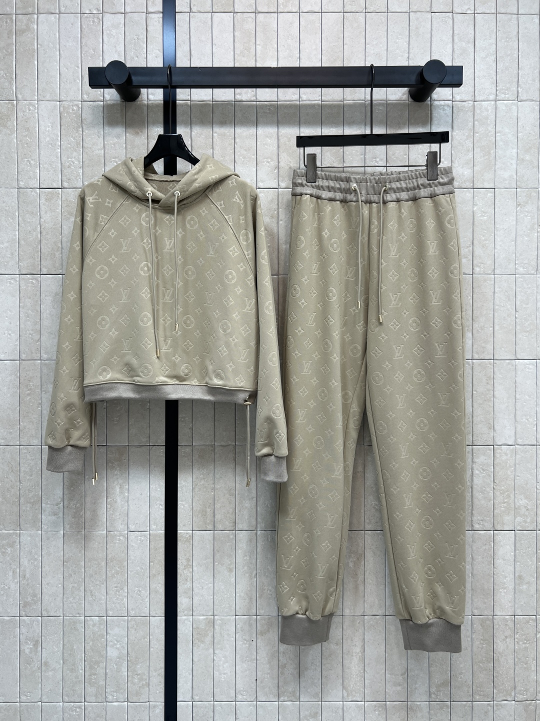 L家 25秋冬新款 老花休闲套装 连帽卫衣外套搭配束脚慢跑裤一套上身帅气拉风 美式运动风减龄又百搭 原版