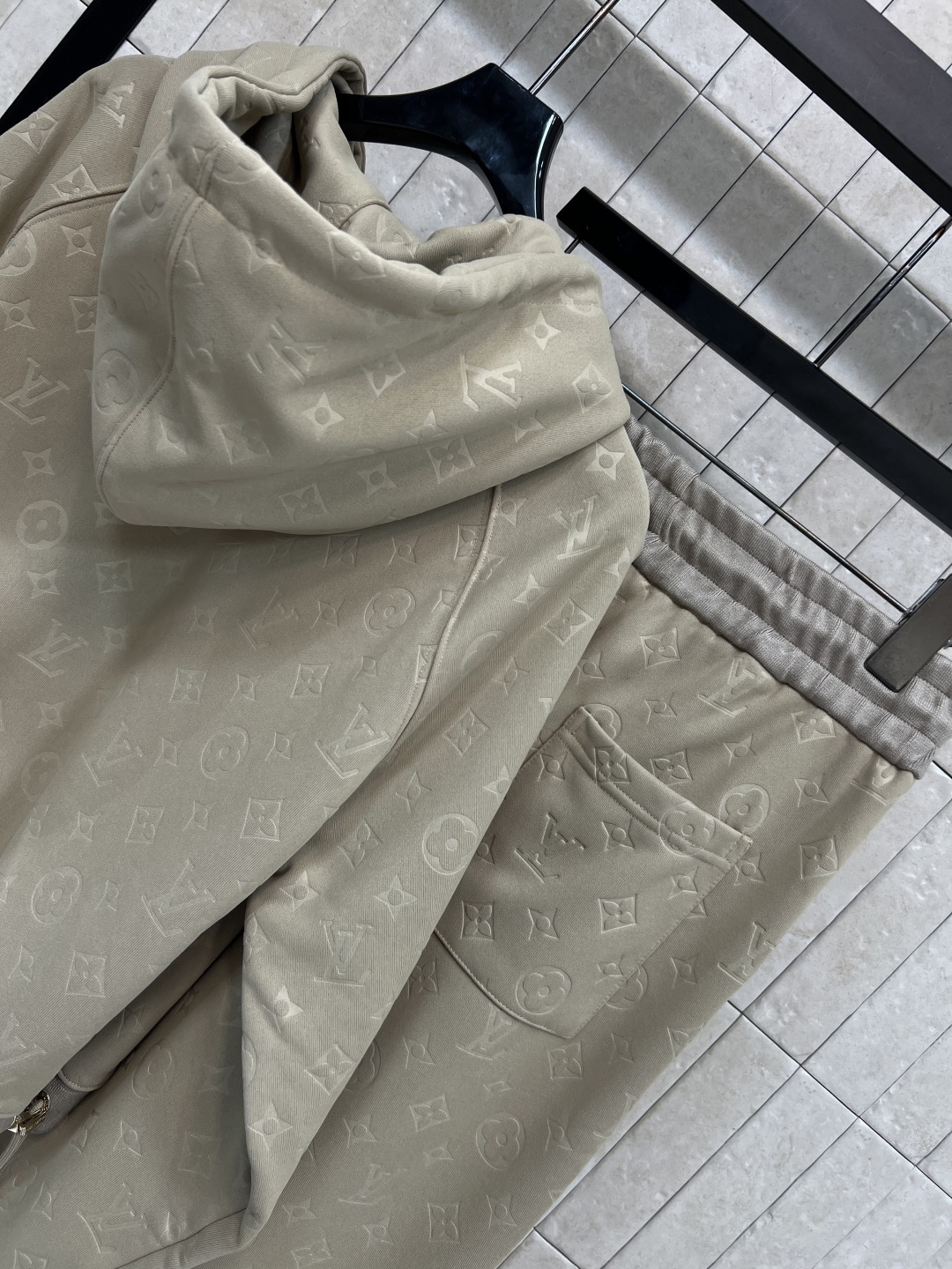 L家 25秋冬新款 老花休闲套装 连帽卫衣外套搭配束脚慢跑裤一套上身帅气拉风 美式运动风减龄又百搭 原版