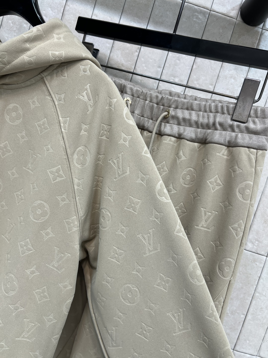 L家 25秋冬新款 老花休闲套装 连帽卫衣外套搭配束脚慢跑裤一套上身帅气拉风 美式运动风减龄又百搭 原版