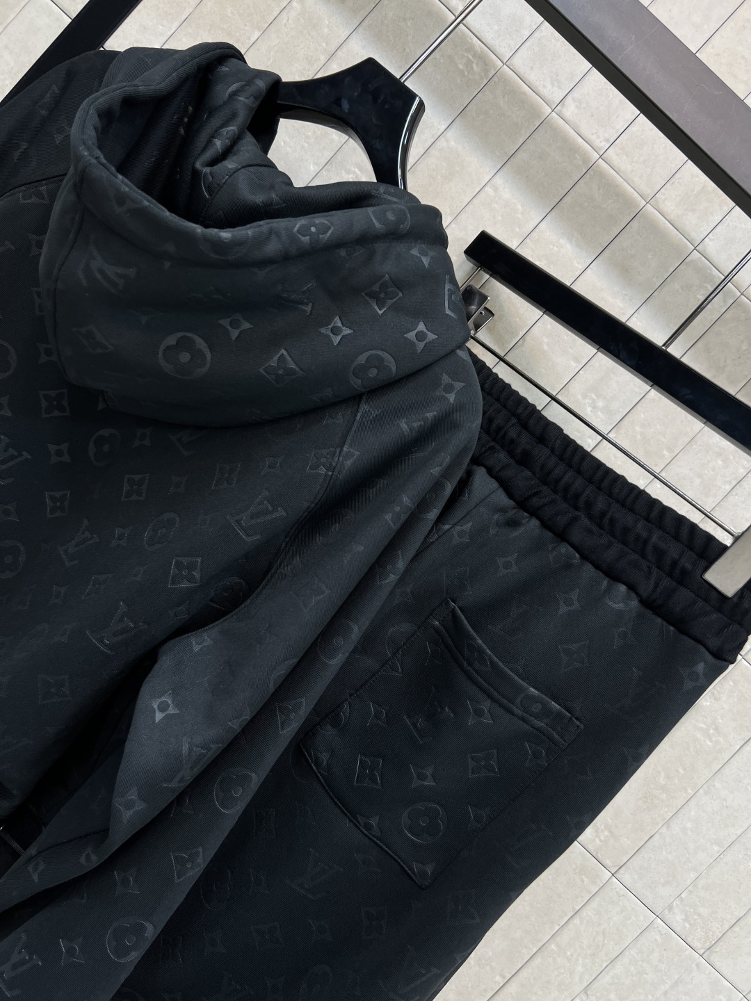 L家 25秋冬新款 老花休闲套装 连帽卫衣外套搭配束脚慢跑裤一套上身帅气拉风 美式运动风减龄又百搭 原版