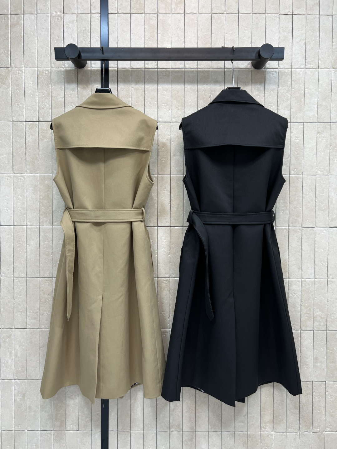 D家 25秋冬新款 无袖风衣马甲外套 无袖马甲设计 更具可能性 可打造多种风格 现代风优雅完美融合 双排