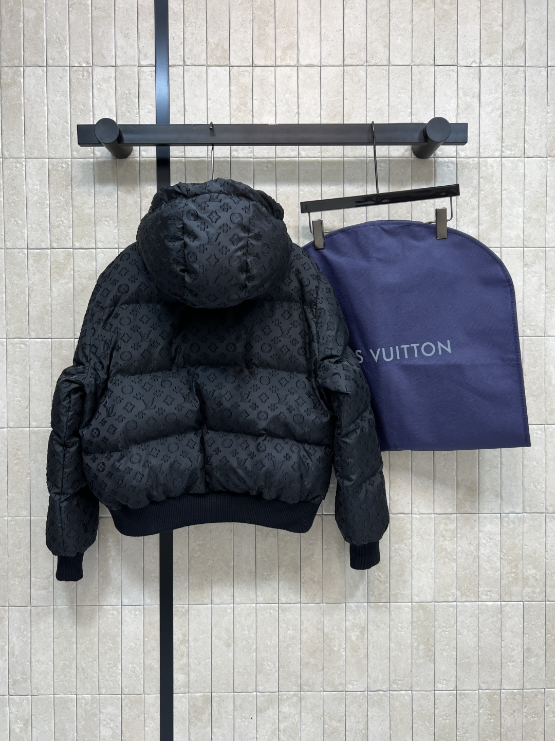 L家 25秋冬新款 连帽短款植绒老花羽绒服 短款面包羽绒服 精致小巧 小个子也 能轻松驾驭 上身巨显高级