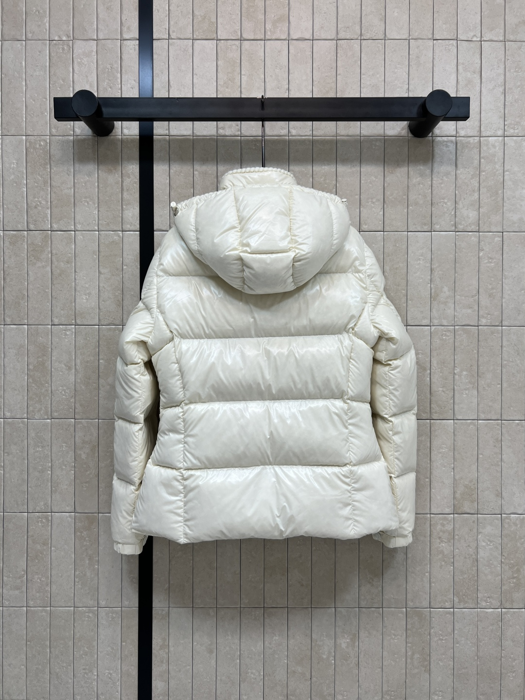 M家 25秋冬新款 编织饰边连帽羽绒服 可拆卸连帽立领面包版型 上身轻松拉长视觉比例 无敌显瘦显高 对于