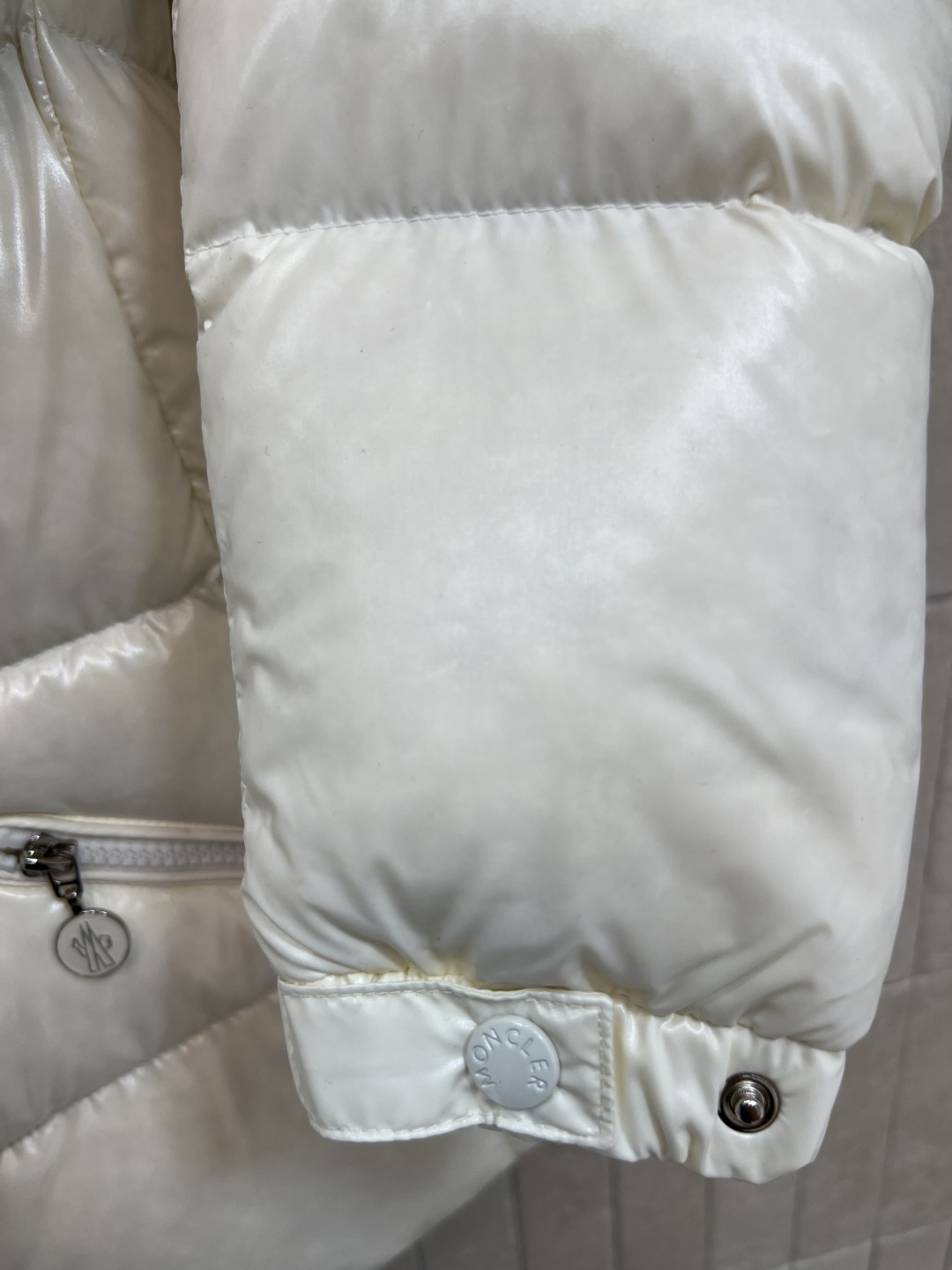 M家 25秋冬新款 编织饰边连帽羽绒服 可拆卸连帽立领面包版型 上身轻松拉长视觉比例 无敌显瘦显高 对于