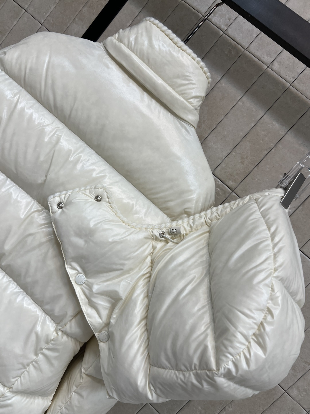 M家 25秋冬新款 编织饰边连帽羽绒服 可拆卸连帽立领面包版型 上身轻松拉长视觉比例 无敌显瘦显高 对于