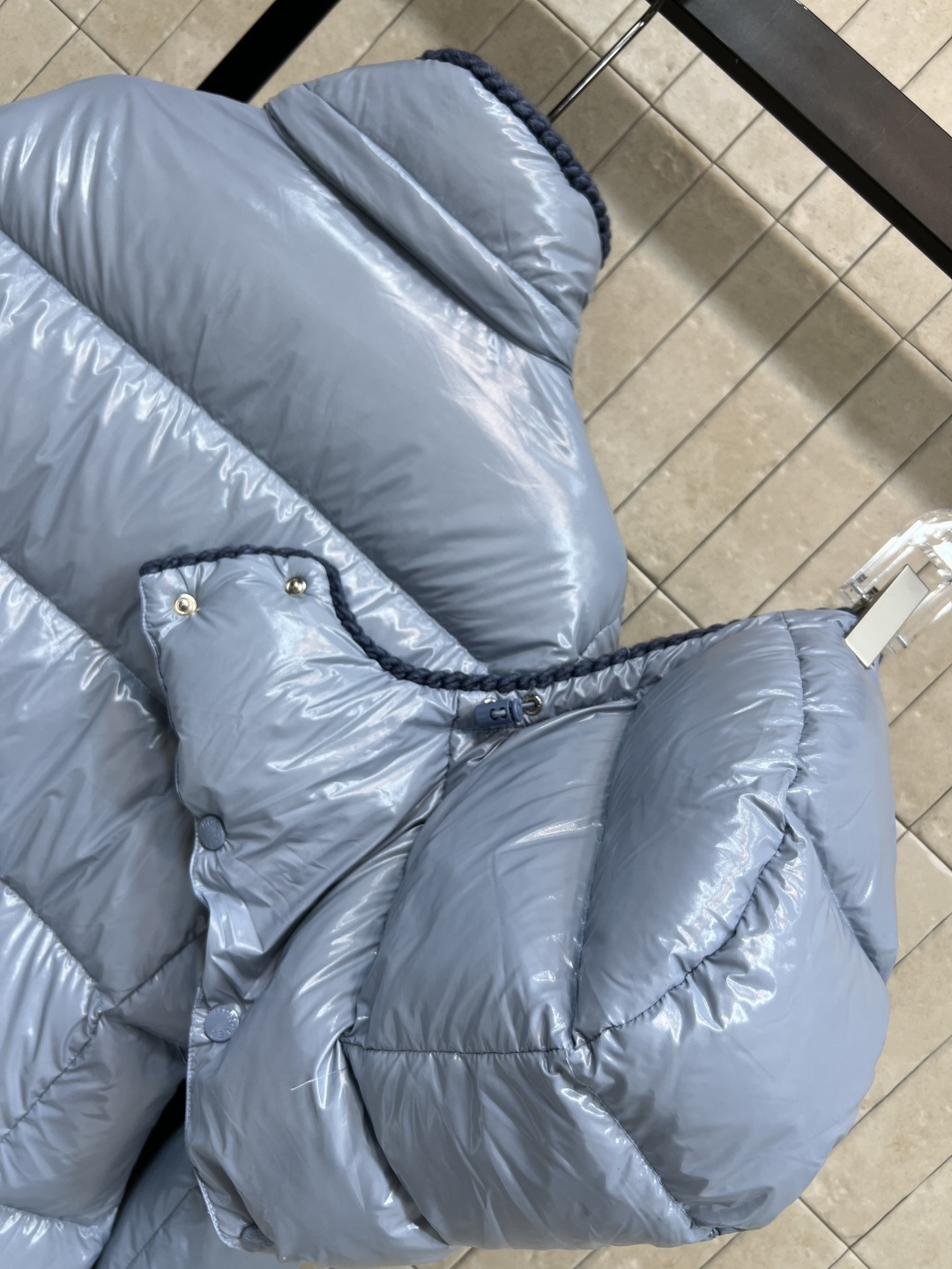 M家 25秋冬新款 编织饰边连帽羽绒服 可拆卸连帽立领面包版型 上身轻松拉长视觉比例 无敌显瘦显高 对于