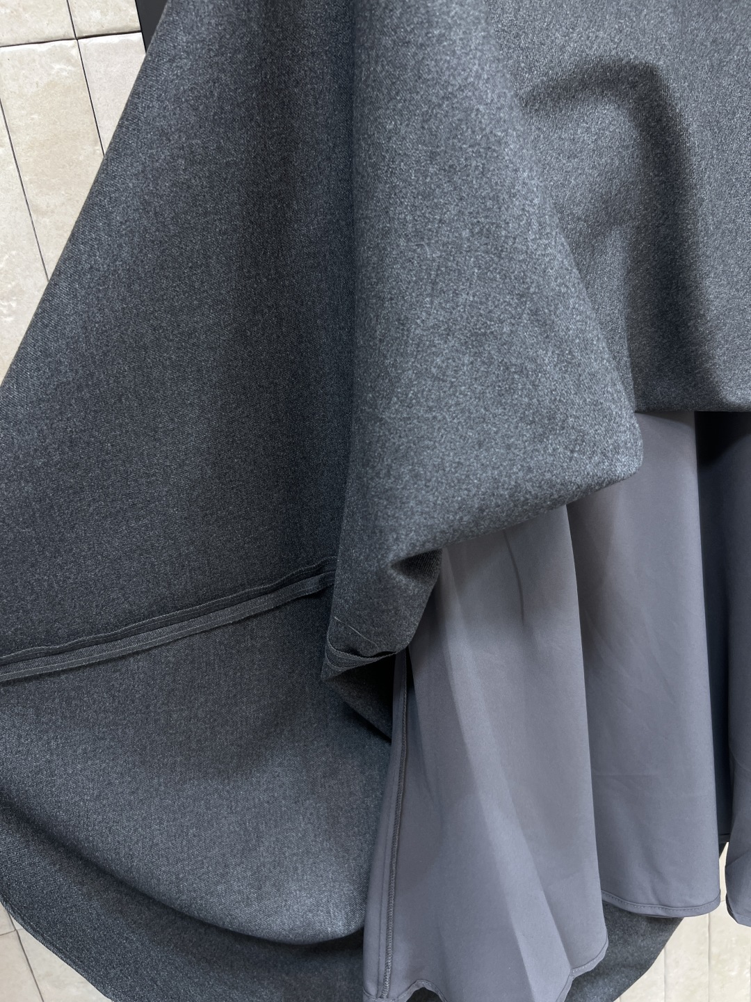 D家25秋冬新款 翻领收腰西装外套+高腰半身裙 一套搭配满分的气质感 不管是逛街聚会或者OL上班族 这一