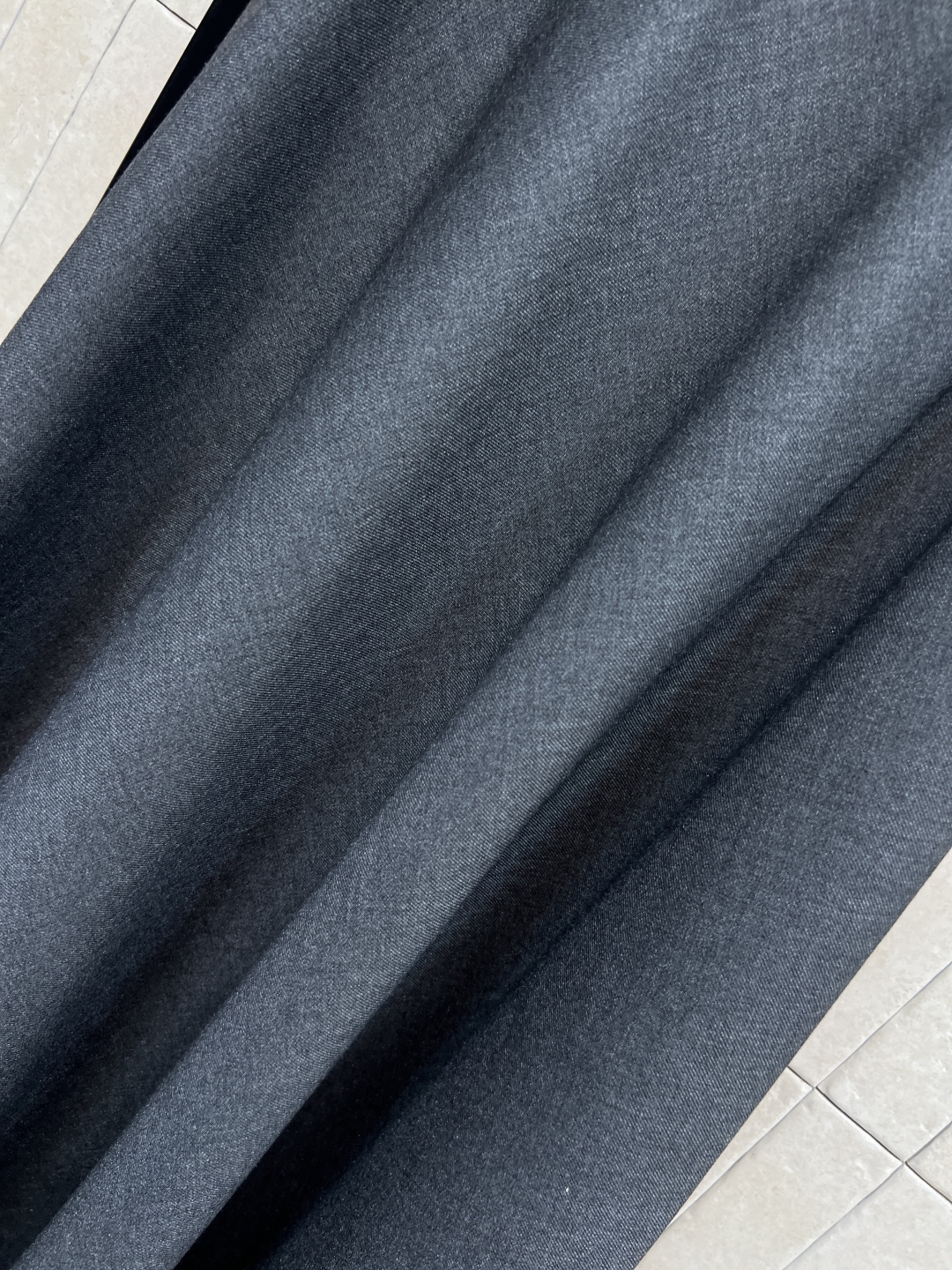 D家25秋冬新款 翻领收腰西装外套+高腰半身裙 一套搭配满分的气质感 不管是逛街聚会或者OL上班族 这一