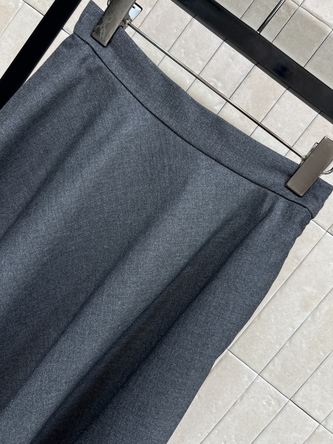 D家25秋冬新款 翻领收腰西装外套+高腰半身裙 一套搭配满分的气质感 不管是逛街聚会或者OL上班族 这一