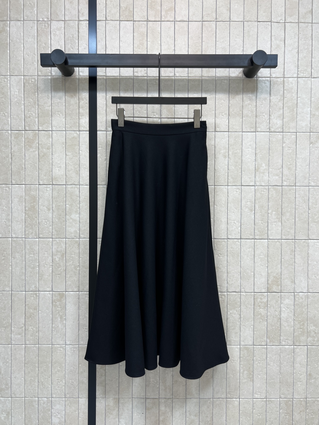 D家25秋冬新款 翻领收腰西装外套+高腰半身裙 一套搭配满分的气质感 不管是逛街聚会或者OL上班族 这一