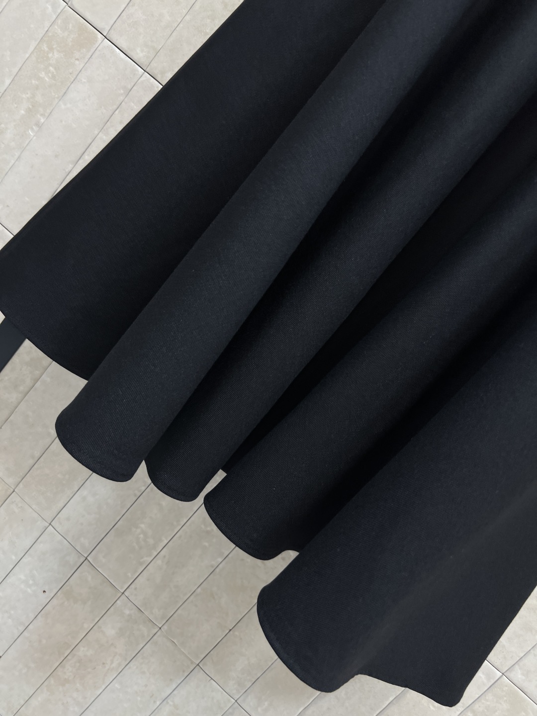 D家25秋冬新款 翻领收腰西装外套+高腰半身裙 一套搭配满分的气质感 不管是逛街聚会或者OL上班族 这一