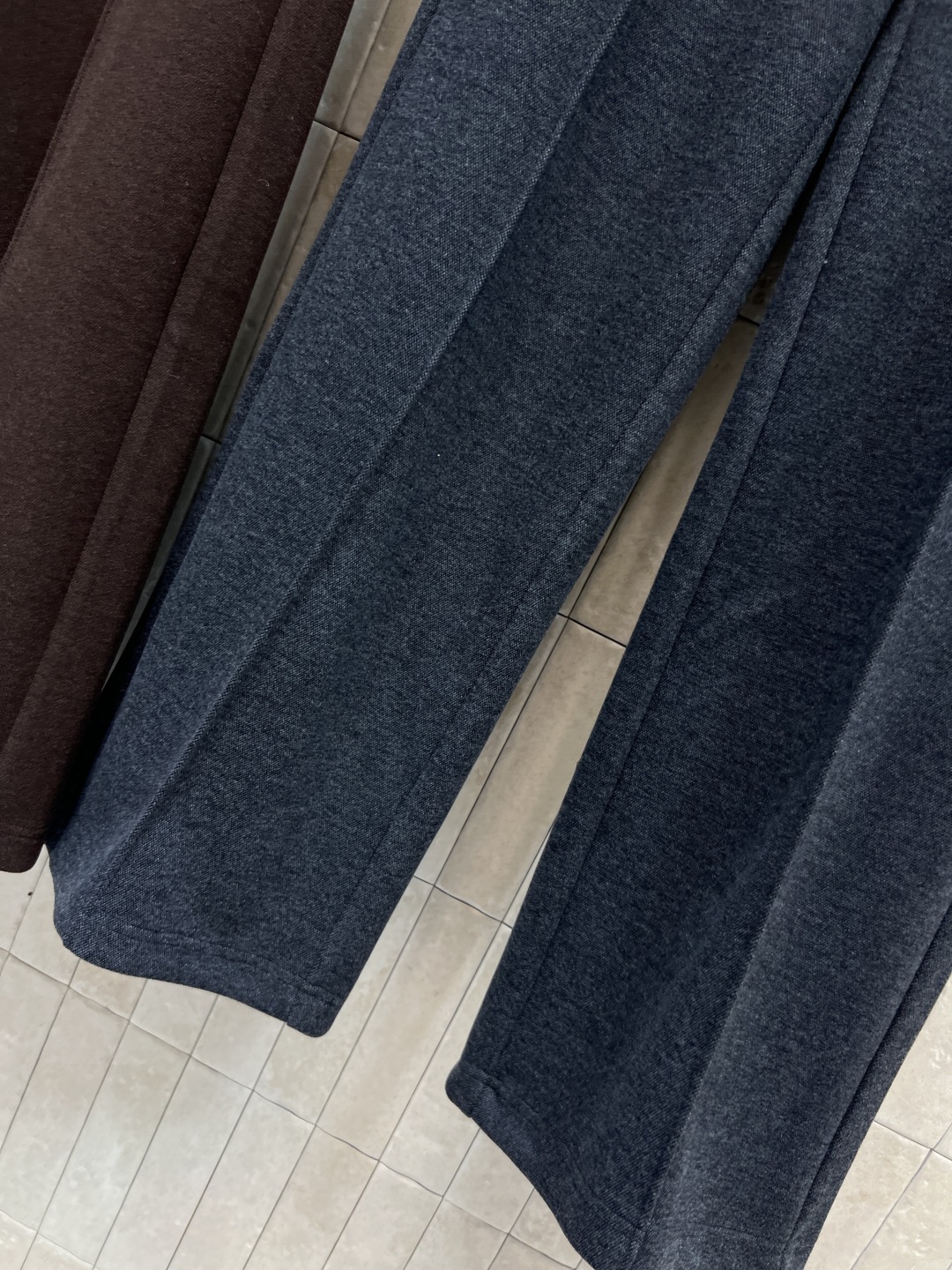 CE家 25秋冬新款 松紧腰休闲裤 松紧腰系绳腰节设计 上身不挑人身材 阔腿的直筒裤型 轻松的穿出大长腿