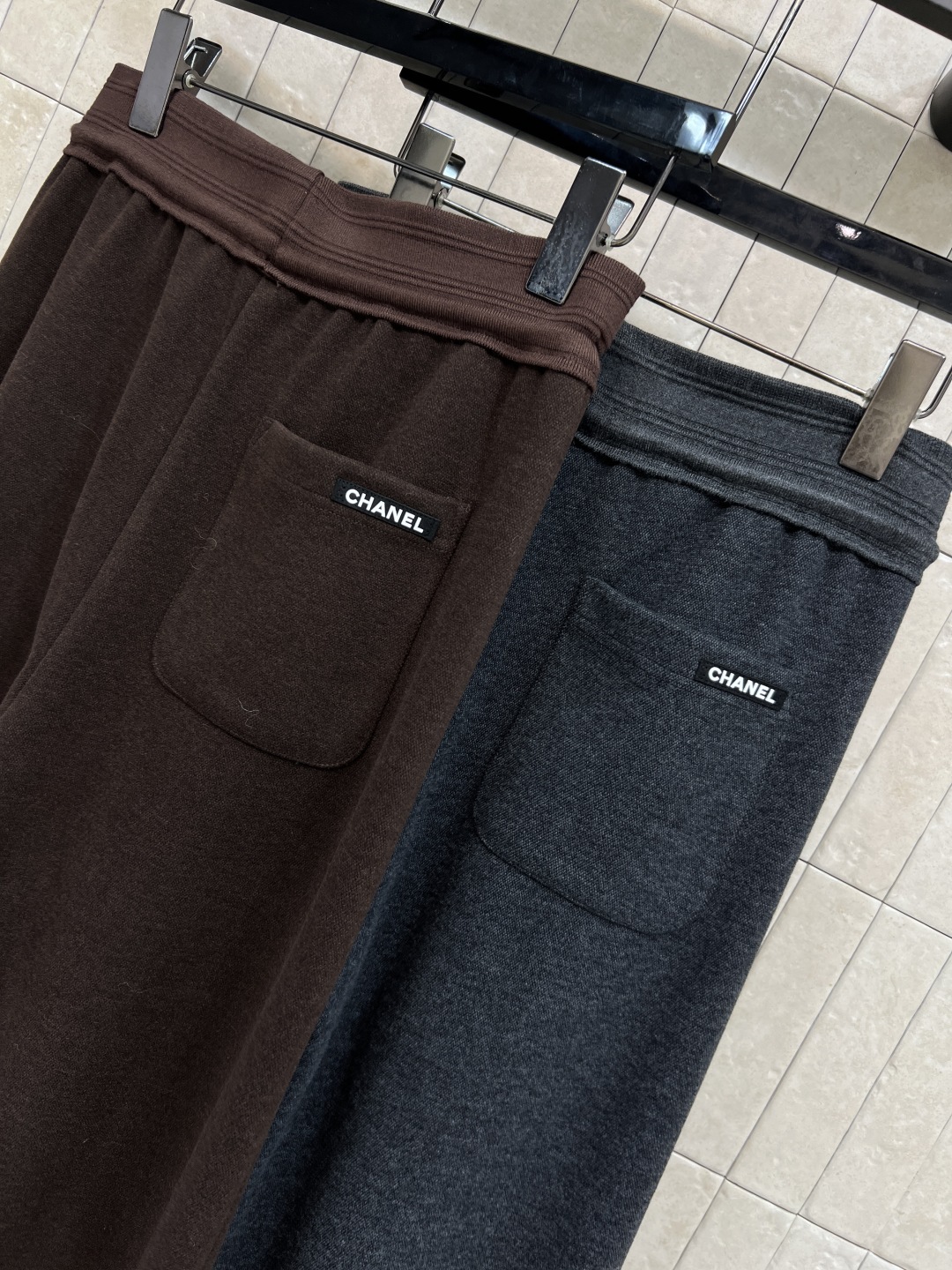 CE家 25秋冬新款 松紧腰休闲裤 松紧腰系绳腰节设计 上身不挑人身材 阔腿的直筒裤型 轻松的穿出大长腿