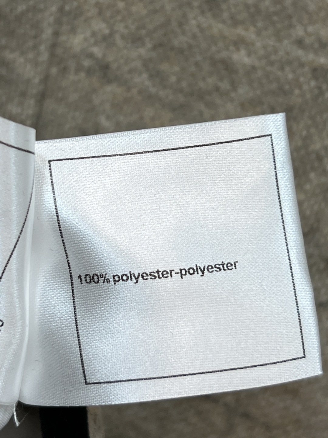 小香 25家 秋冬新款 丝绒拼接小香风外套 丝绒领口和袖口的拼接撞色设计简直绝啦 复古又时髦高级 领口配