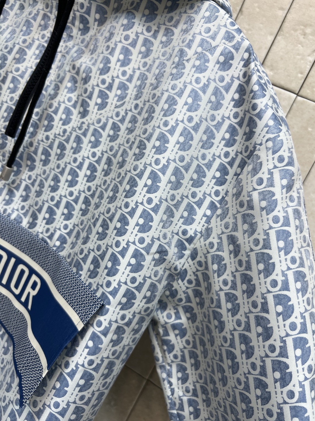 D家 25秋冬新款 经典logo提花连帽外套 每年必出的经典之作 连帽宽松版型 䄂子是采用魔术贴 配调节