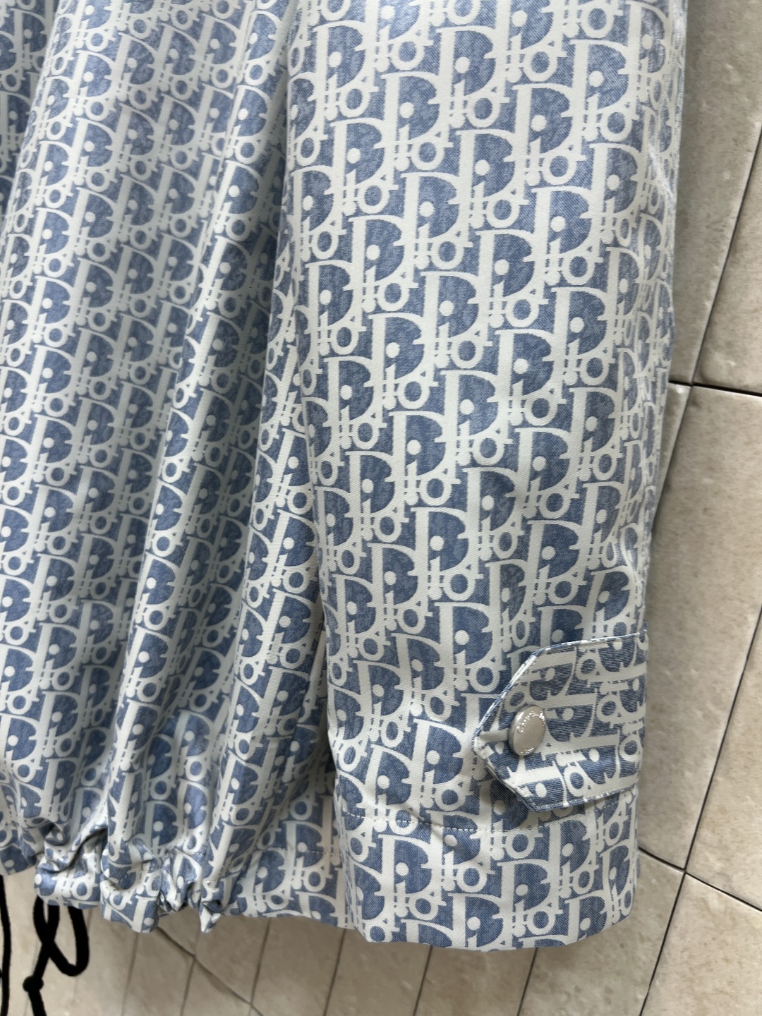 D家 25秋冬新款 经典logo提花连帽外套 每年必出的经典之作 连帽宽松版型 䄂子是采用魔术贴 配调节