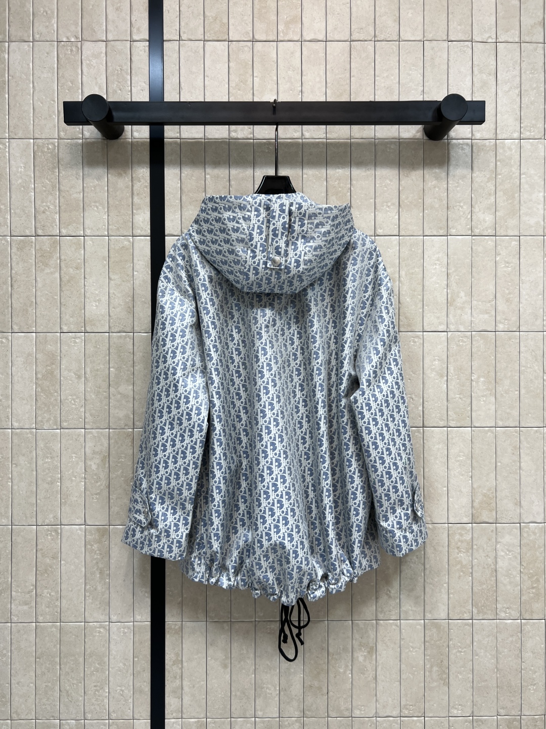 D家 25秋冬新款 经典logo提花连帽外套 每年必出的经典之作 连帽宽松版型 䄂子是采用魔术贴 配调节