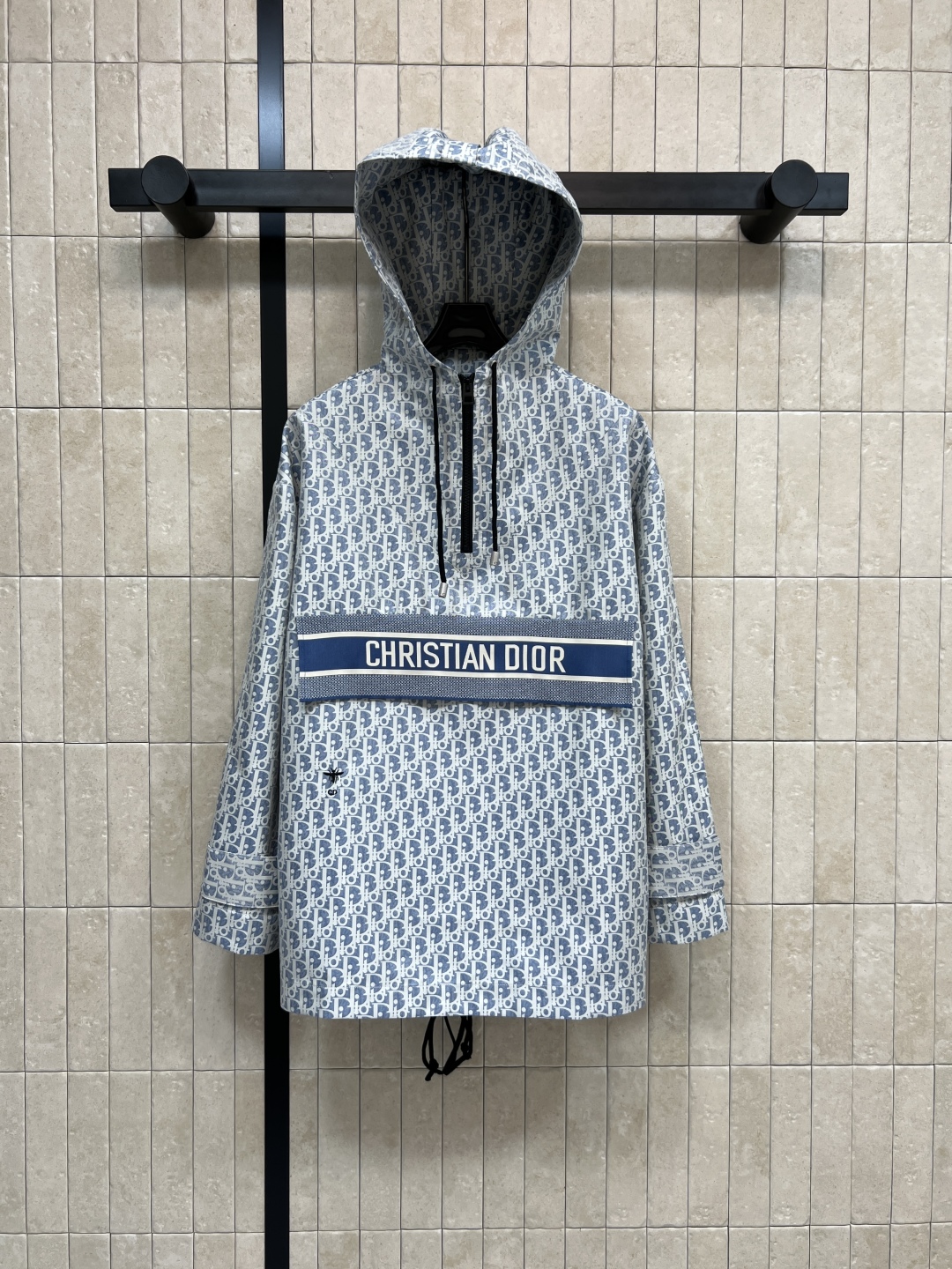 D家 25秋冬新款 经典logo提花连帽外套 每年必出的经典之作 连帽宽松版型 䄂子是采用魔术贴 配调节