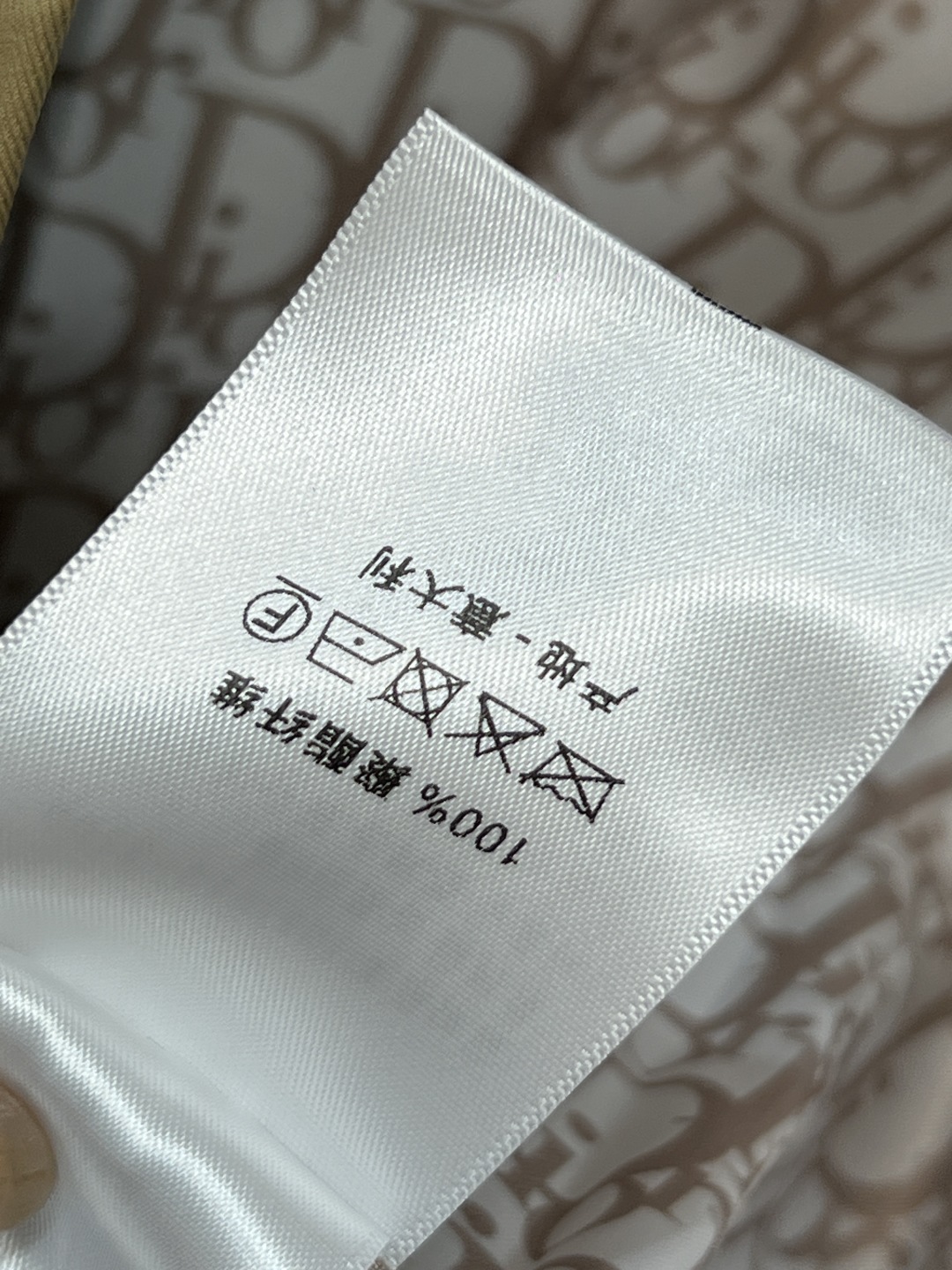 D家 25秋冬新款 风衣控必入 经典双排短款风衣外套 满满的时髦博主范 短款版型 小个子也能驾驭 这款长