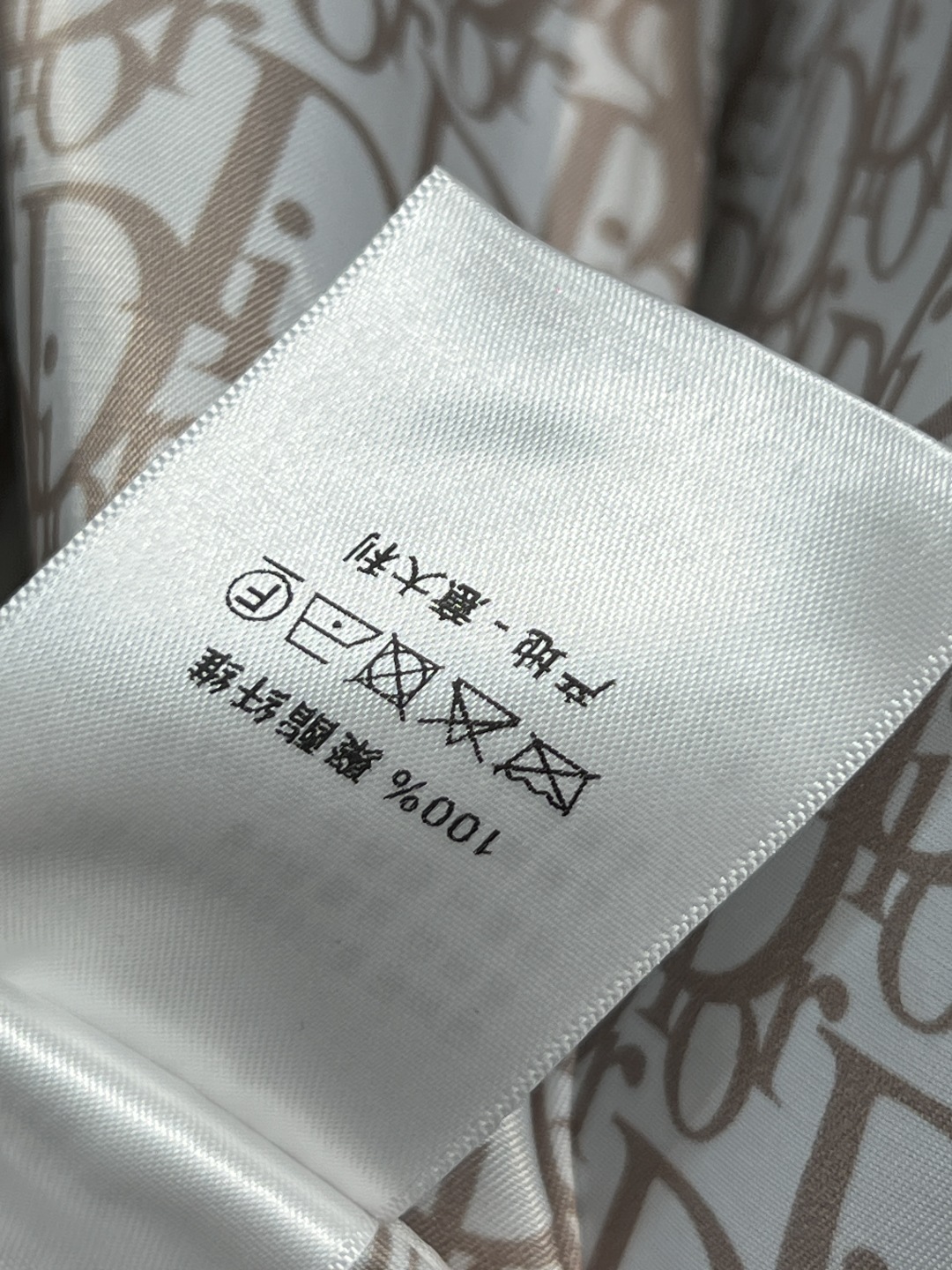 D家 25秋冬新款 风衣控必入 经典双排短款风衣外套 满满的时髦博主范 短款版型 小个子也能驾驭 这款长