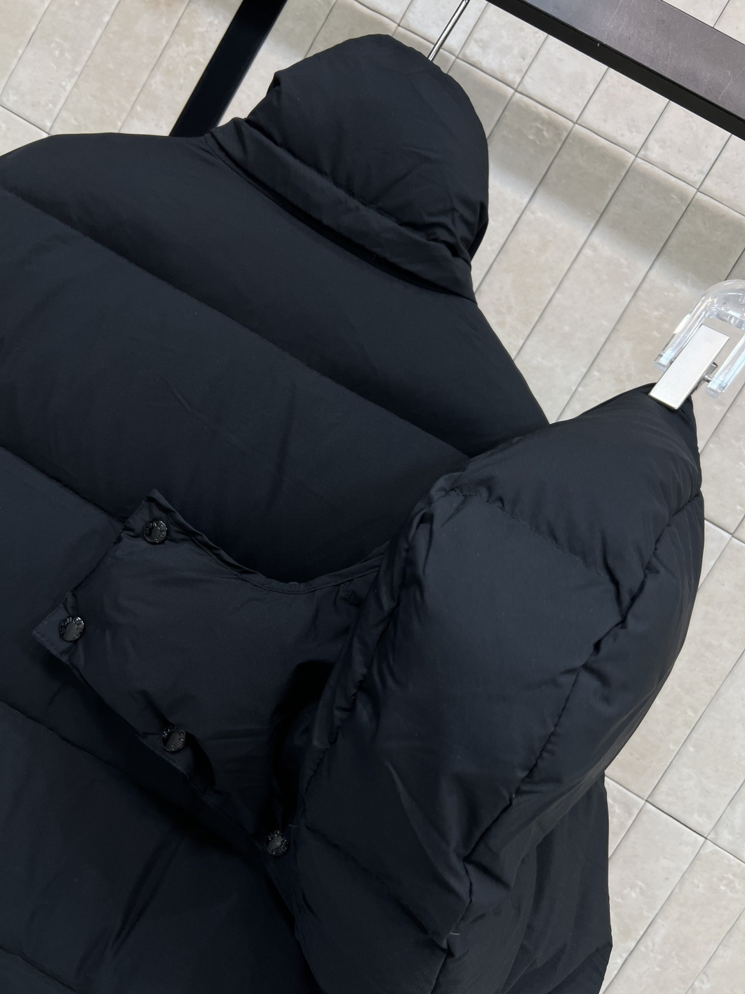 M家 25秋冬新款 连帽中长款羽绒服 可拆卸连帽设计 上身超显瘦 干净利落剪裁版型上身百搭时髦又帅气 重