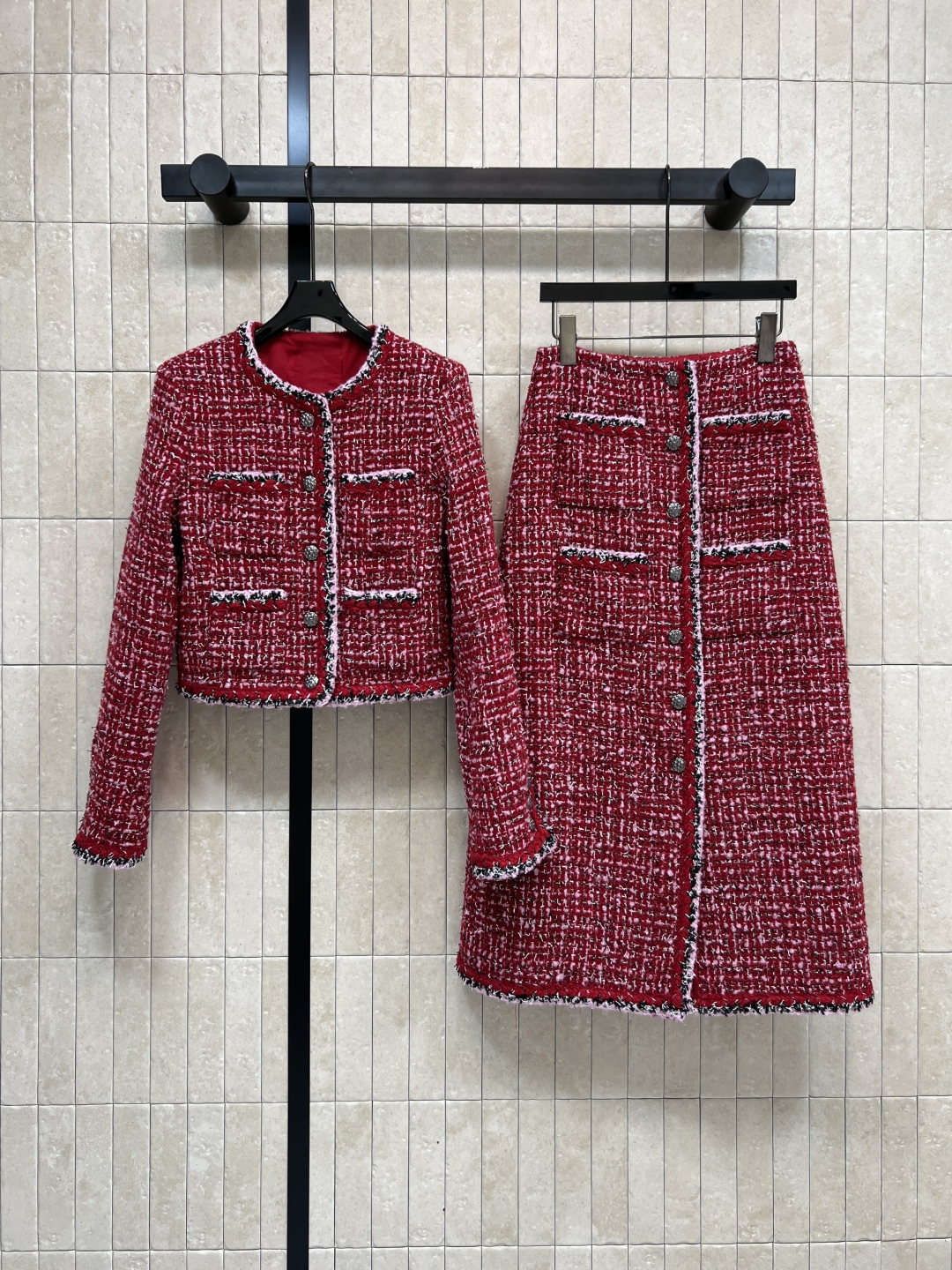 小香家 25秋冬新款 红色粗花呢套装 自带名媛气质范 短袖外套搭配半身长裙 一套很显瘦又少女感 秋冬穿超